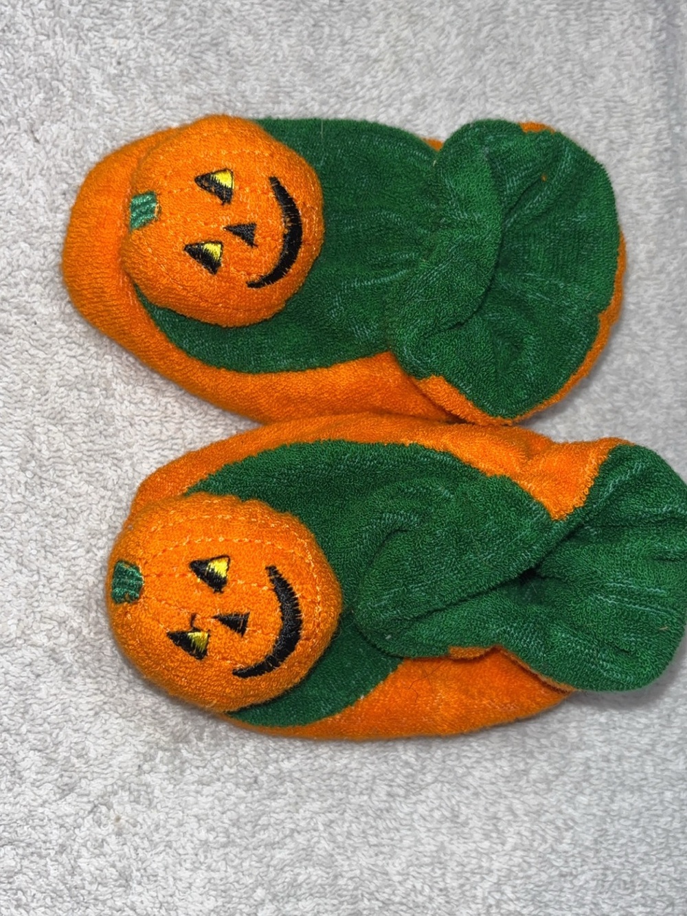 Source Unknown Orange & Green Pumpkin Baby Booties